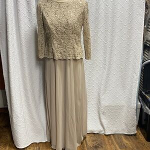 Alex Evenings size‎ 8P Gold tan Lace Long Sleeve Dress MOTB MOTG GMOTB wedding